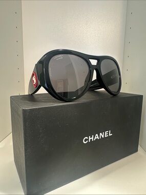 CHANEL 5508 Pilot Sunglasses NWOT Full Inclusion